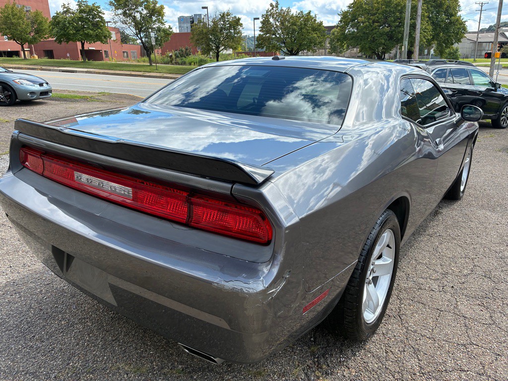 2011 Dodge Challenger Image 4
