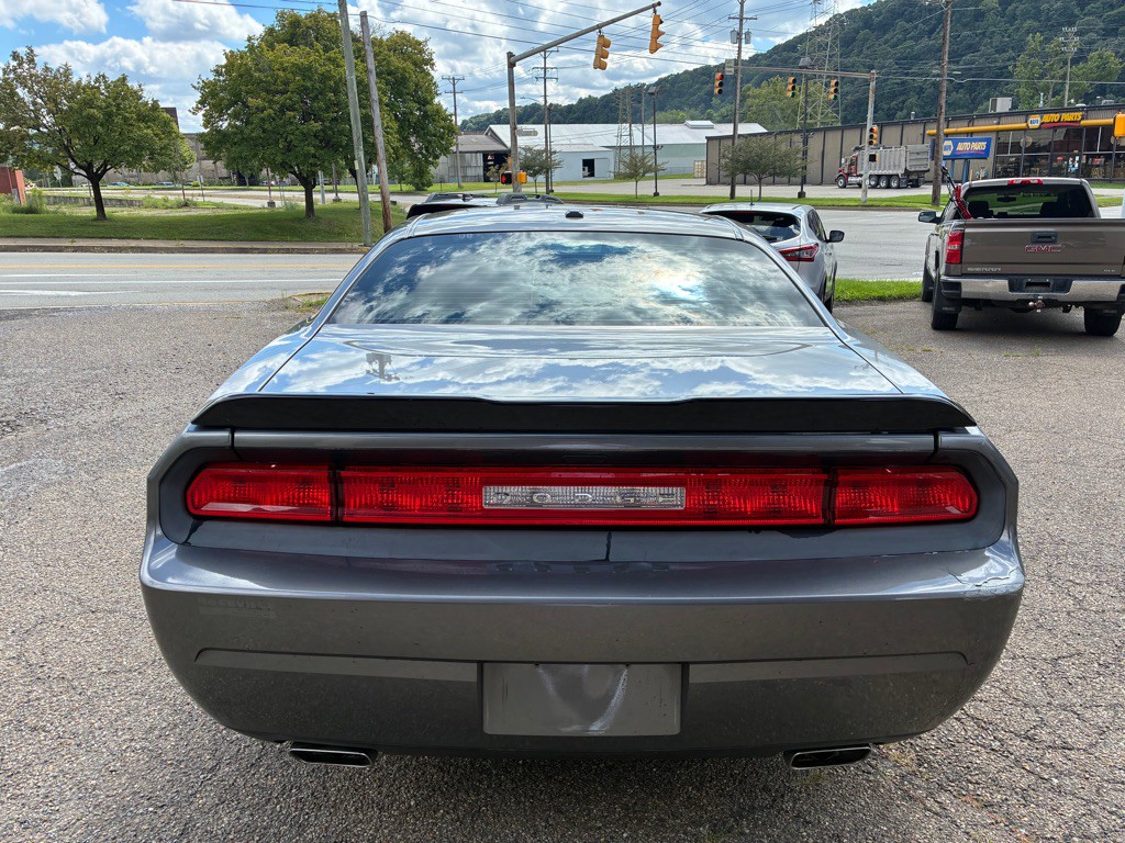 2011 Dodge Challenger Image 6