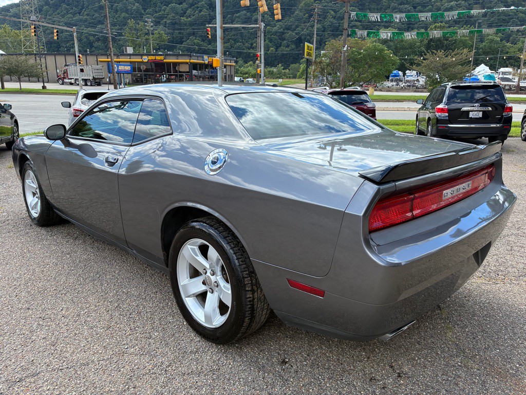 2011 Dodge Challenger Image 7