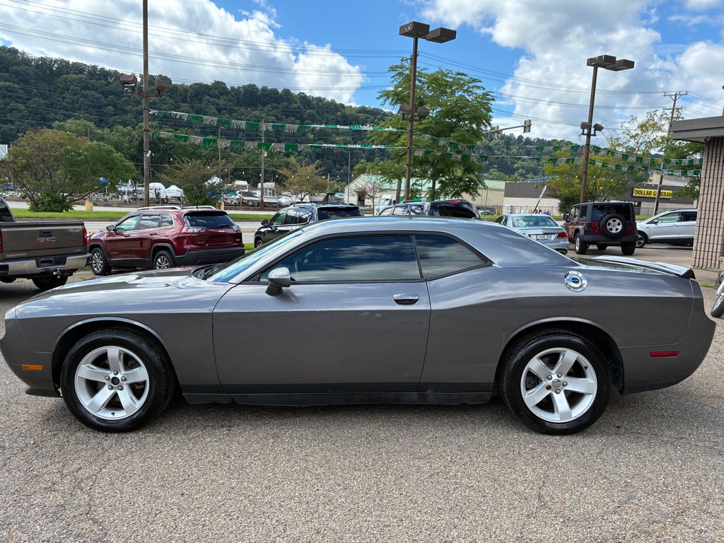 2011 Dodge Challenger Image 8