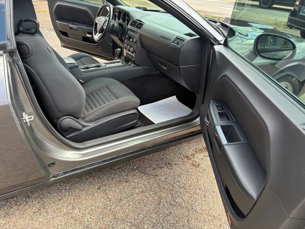 2011 Dodge Challenger Image 15