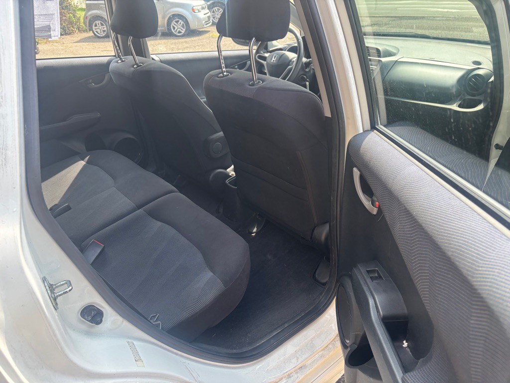 2011 Honda Fit Image 11