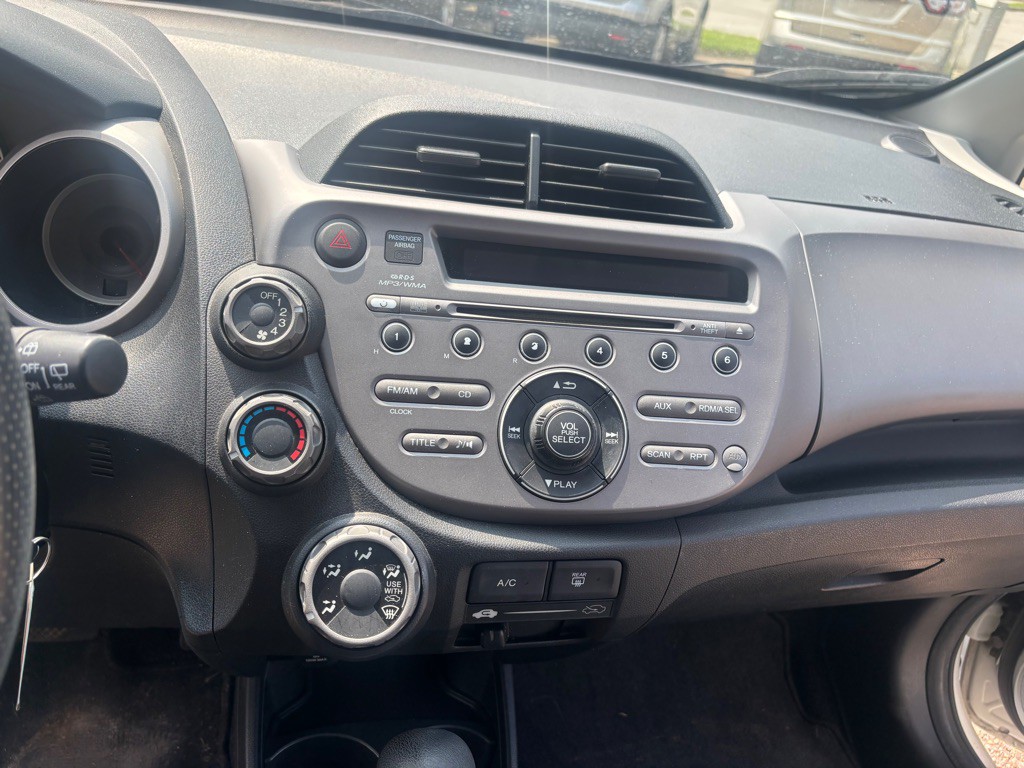 2011 Honda Fit Image 18