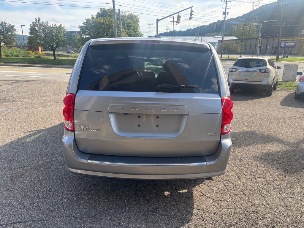2017 Dodge Grand Caravan Image 5