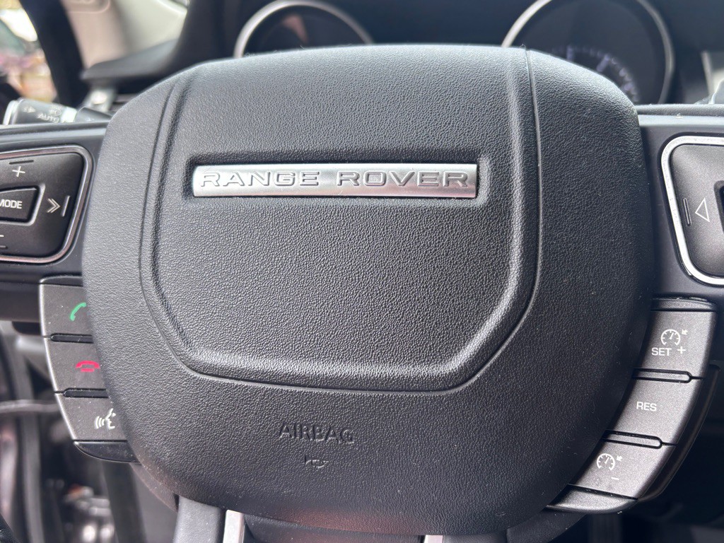 2015 Land Rover Range Rover Evoque Image 30
