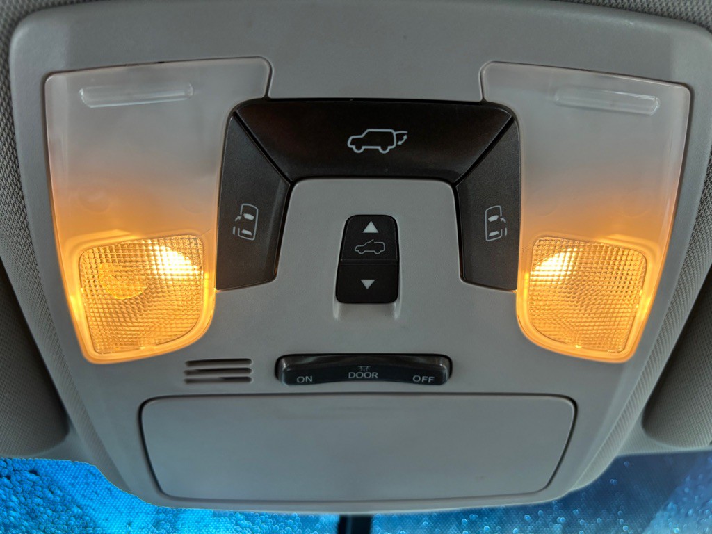 2015 Toyota Sienna Image 13