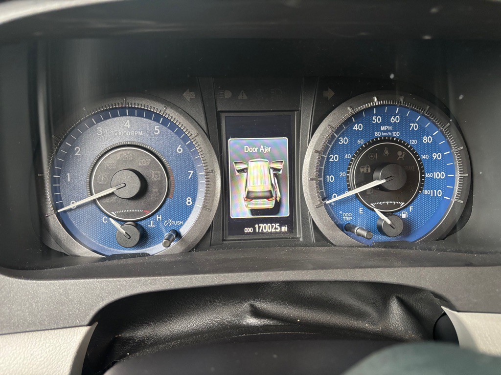2015 Toyota Sienna Image 19
