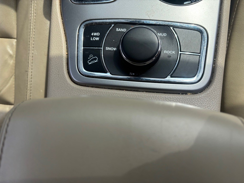 2015 Toyota Sienna Image 31