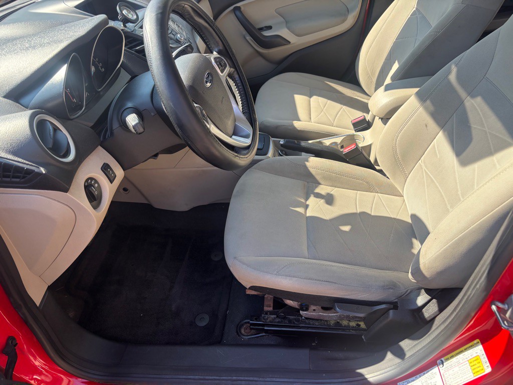 2014 Ford Fiesta Image 11