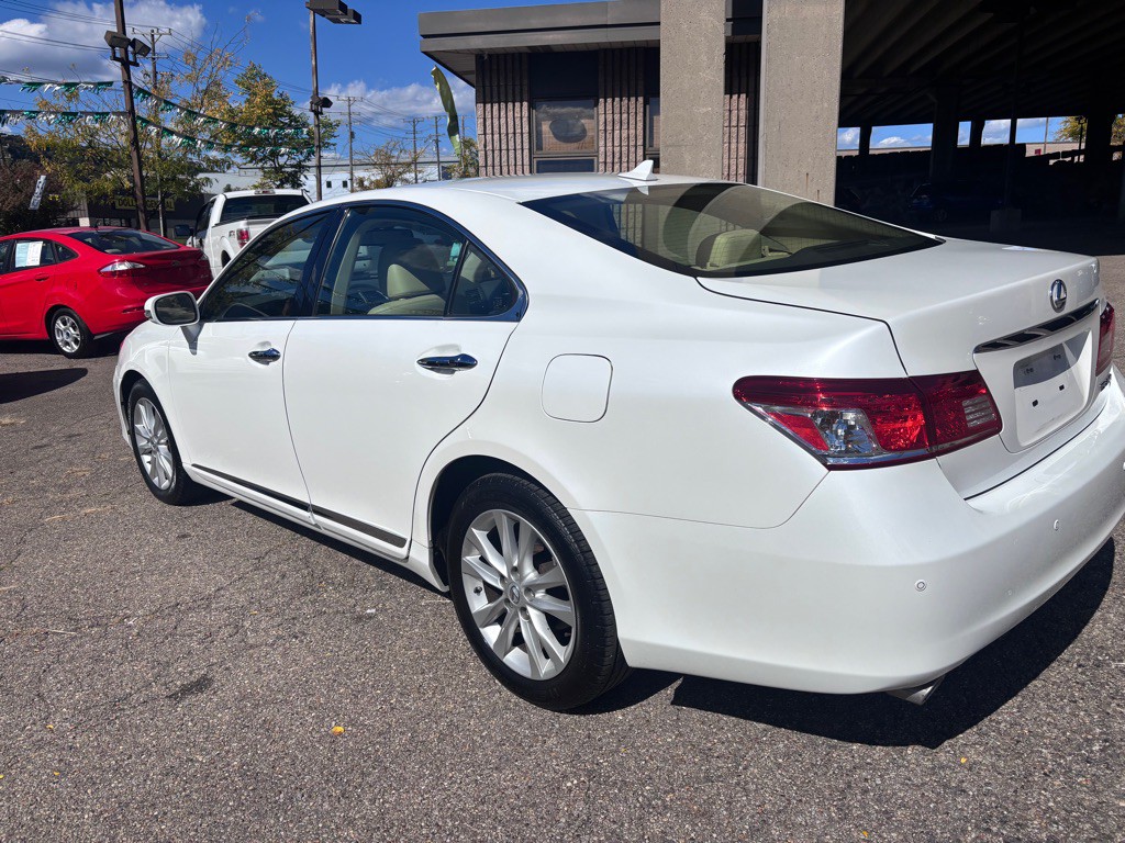 2012 Lexus ES Image 4