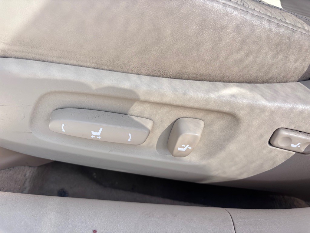 2012 Lexus ES Image 12