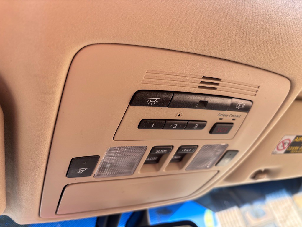 2012 Lexus ES Image 19