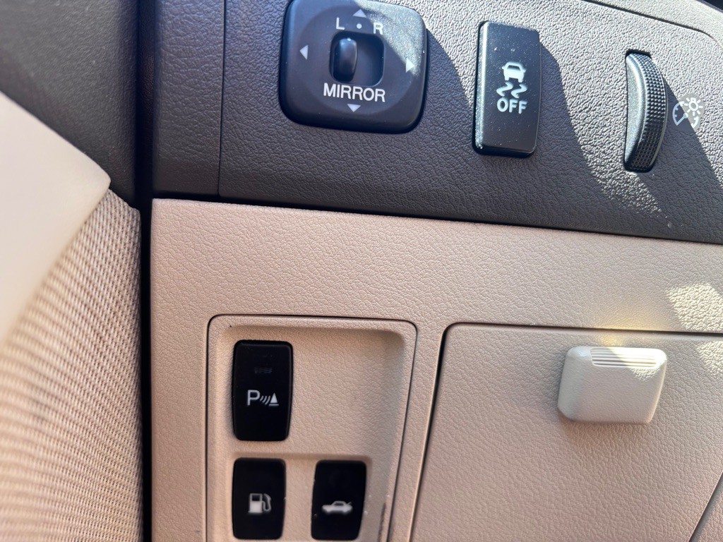2012 Lexus ES Image 21