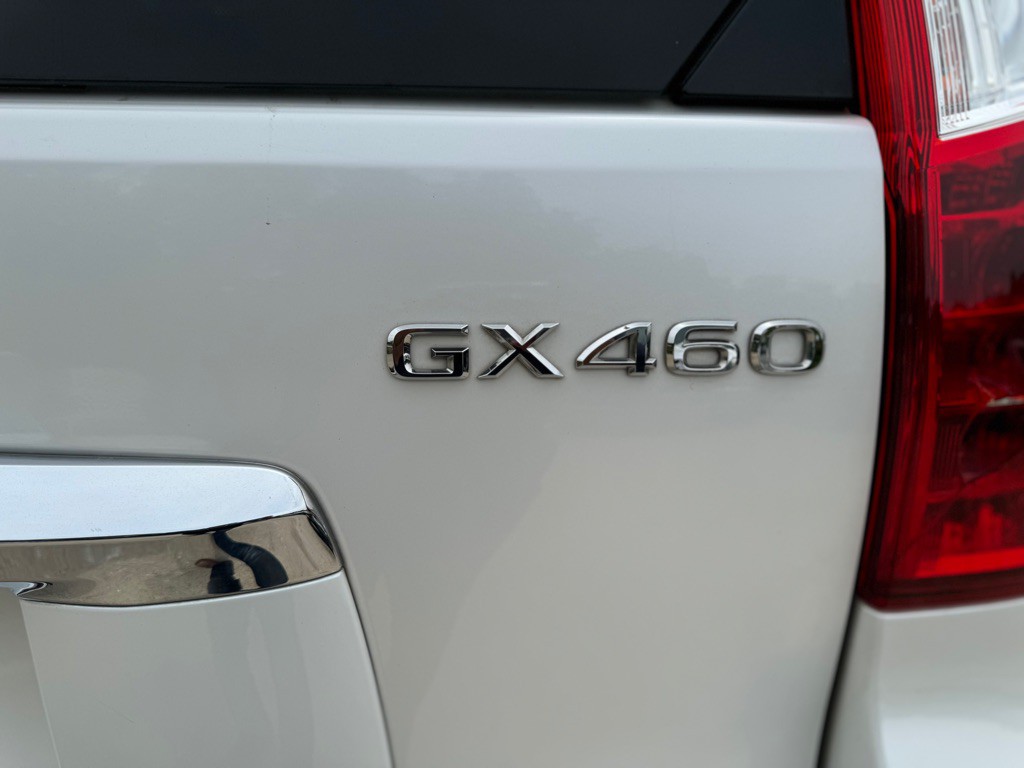 2011 Lexus GX Image 10