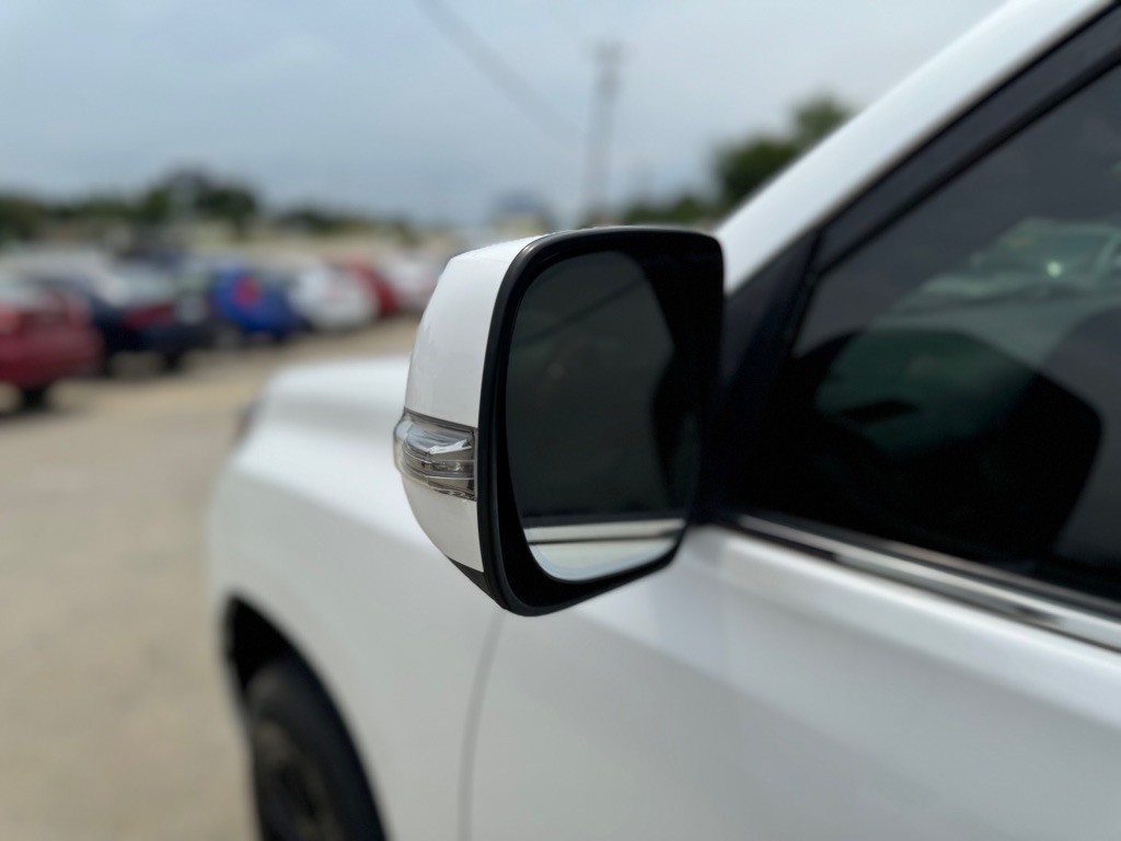 2011 Lexus GX Image 11