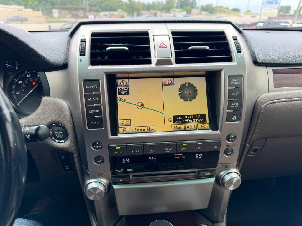 2011 Lexus GX Image 18