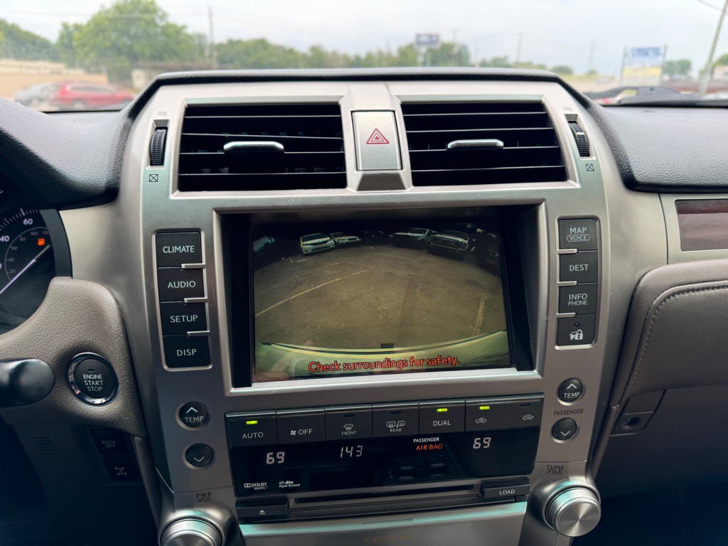 2011 Lexus GX Image 19