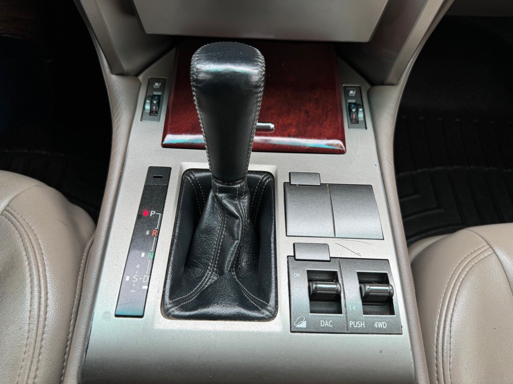 2011 Lexus GX Image 20