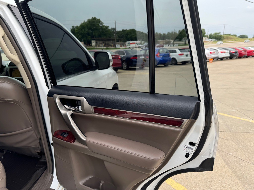 2011 Lexus GX Image 22