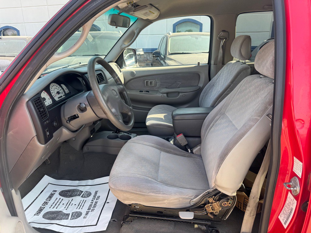 2003 Toyota Tacoma Image 8