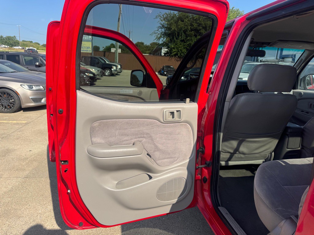 2003 Toyota Tacoma Image 12