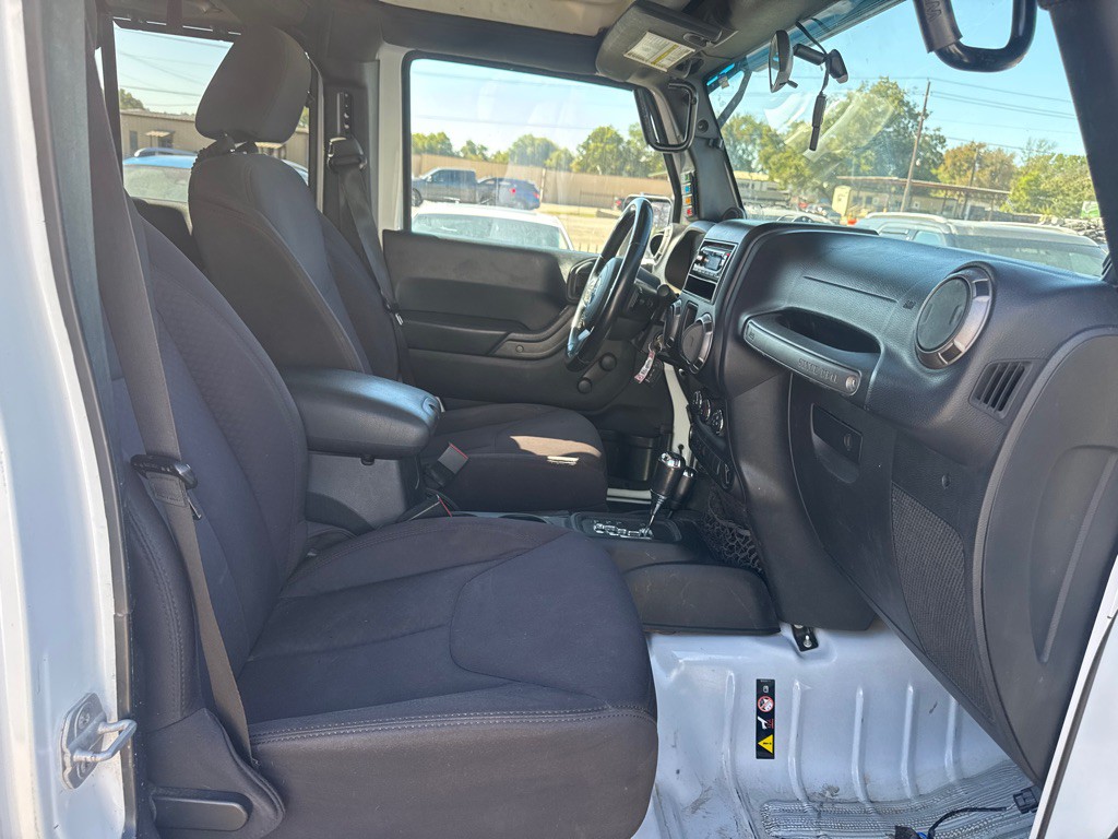 2013 Jeep Wrangler Unlimited Image 12