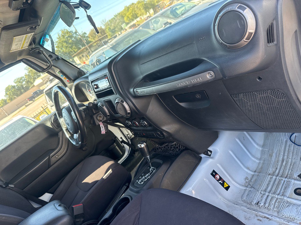 2013 Jeep Wrangler Unlimited Image 13