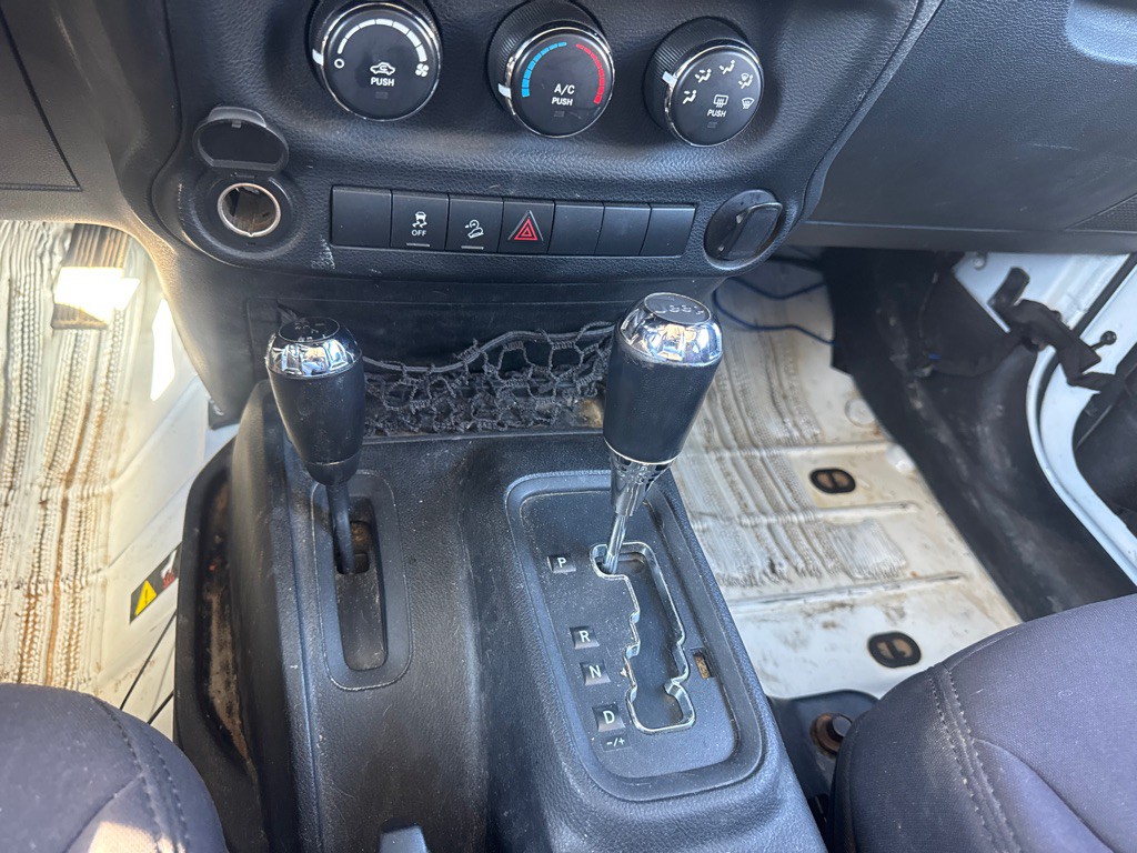 2013 Jeep Wrangler Unlimited Image 15