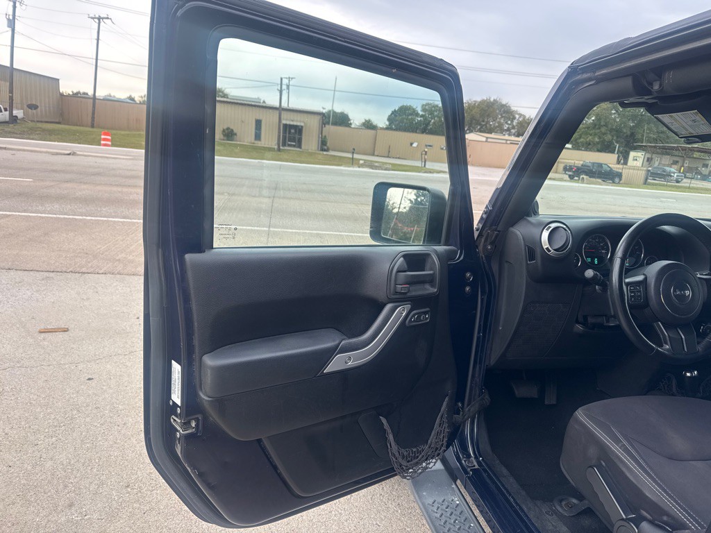 2013 Jeep Wrangler Unlimited Image 11