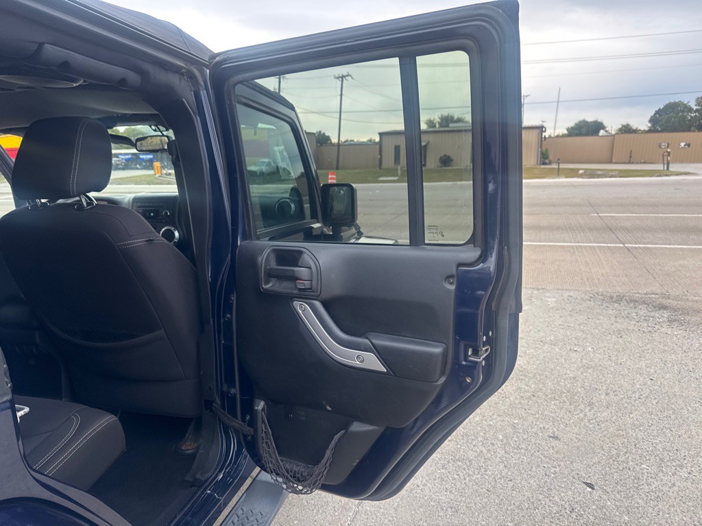 2013 Jeep Wrangler Unlimited Image 15