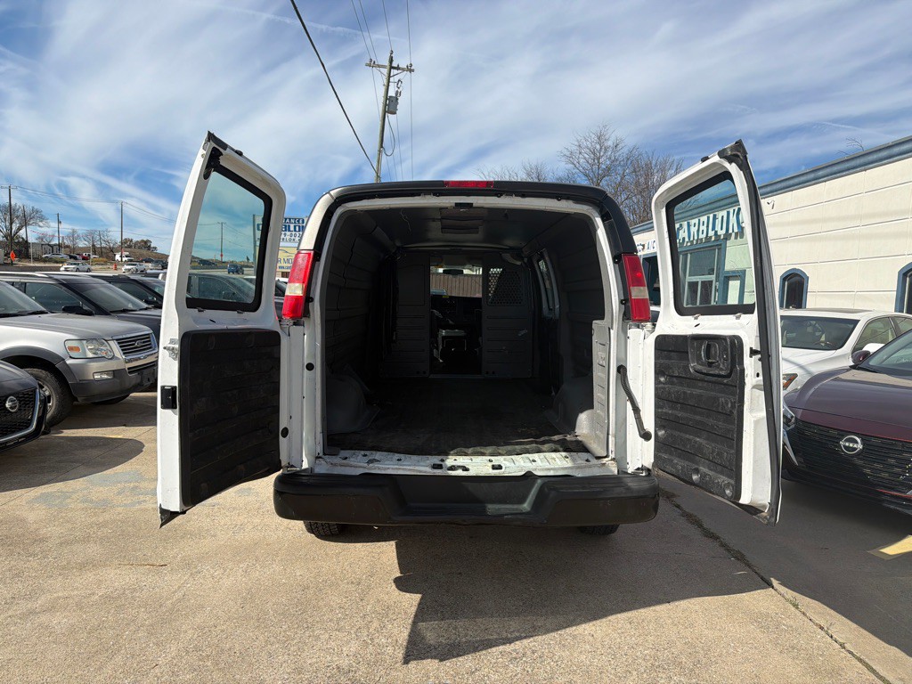 2016 Chevrolet Express Image 5