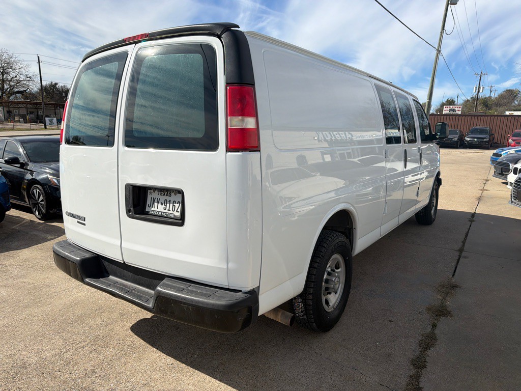 2016 Chevrolet Express Image 6