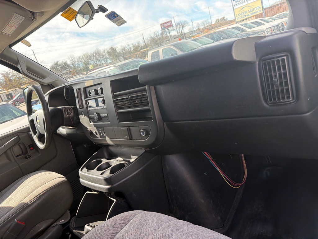 2016 Chevrolet Express Image 14