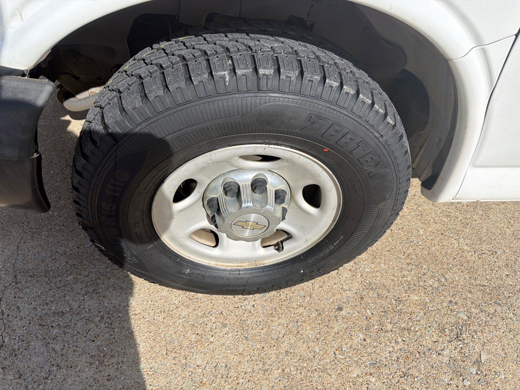 2016 Chevrolet Express Image 15