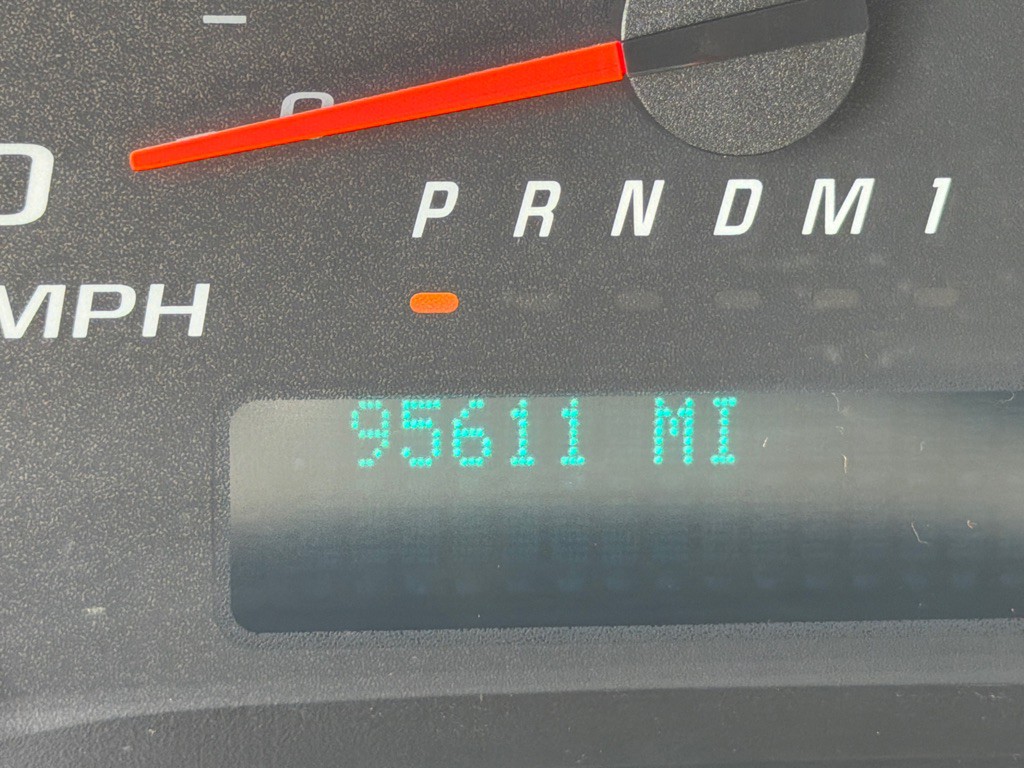 2016 Chevrolet Express Image 16