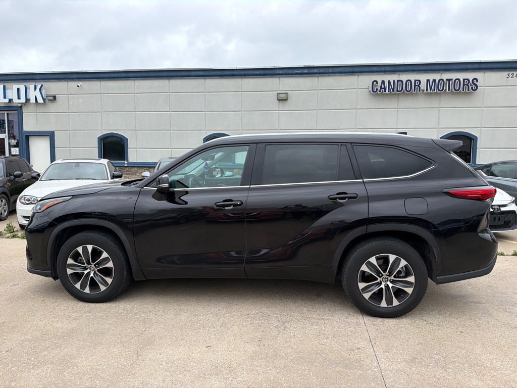 2021 Toyota Highlander Image 2