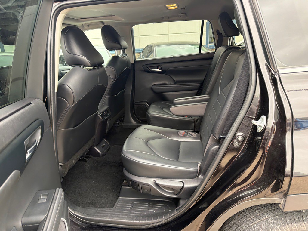2021 Toyota Highlander Image 11