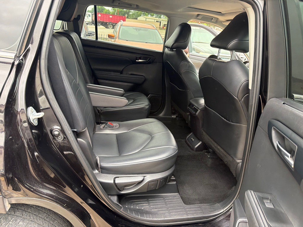 2021 Toyota Highlander Image 15