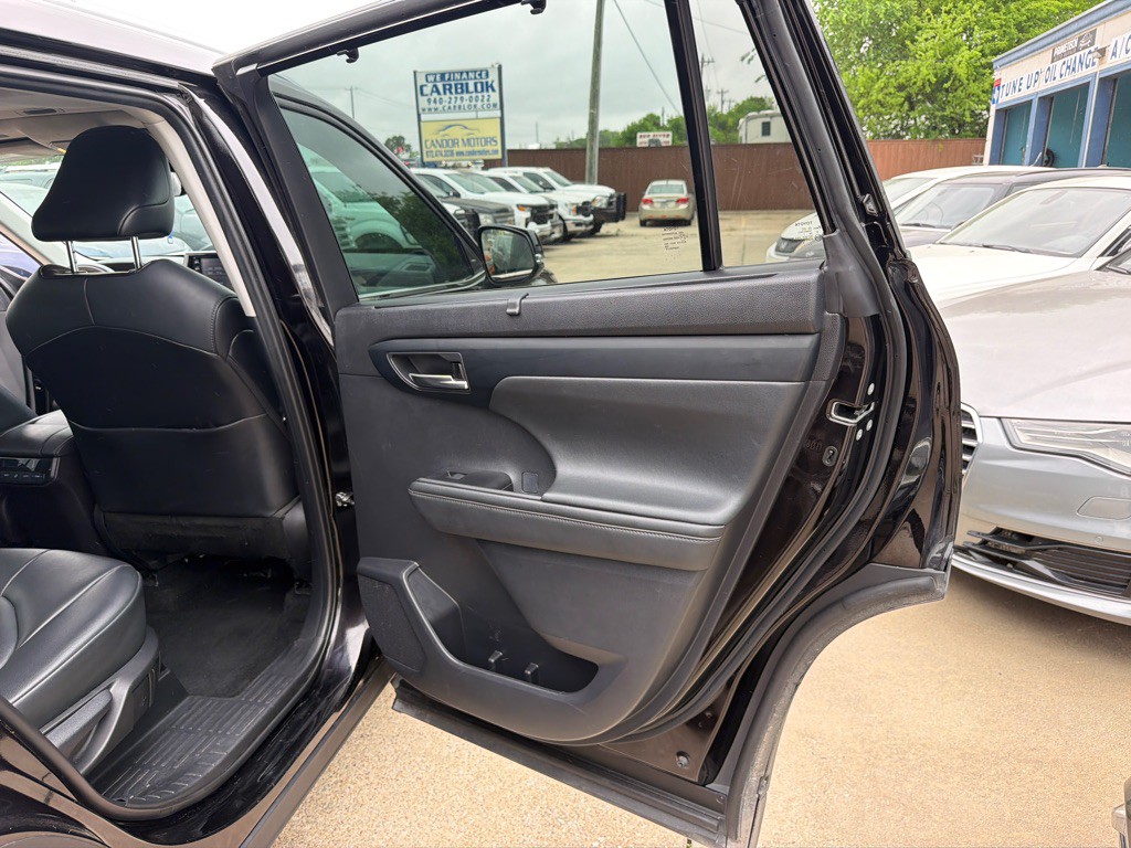 2021 Toyota Highlander Image 16
