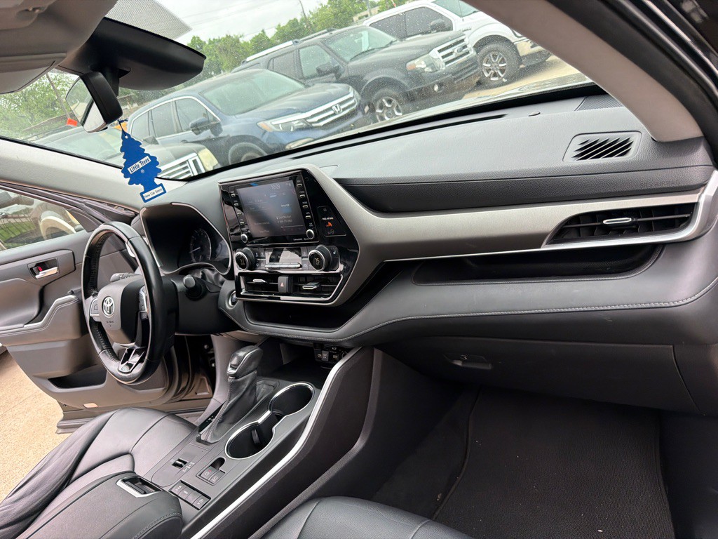 2021 Toyota Highlander Image 18