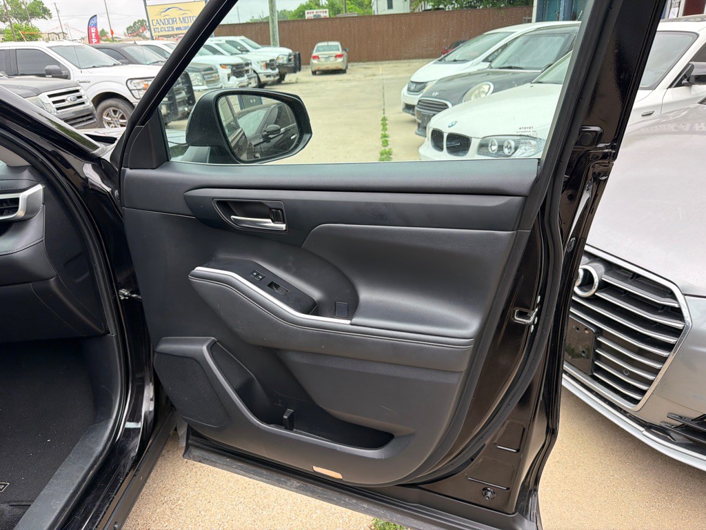 2021 Toyota Highlander Image 19