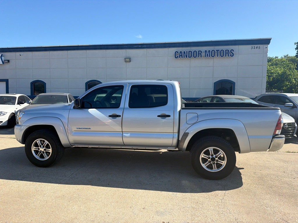 2011 Toyota Tacoma Image 2
