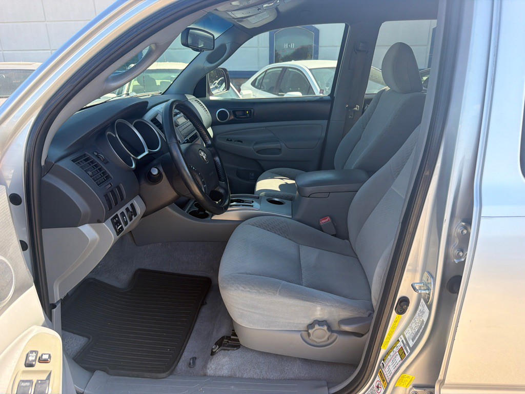 2011 Toyota Tacoma Image 8