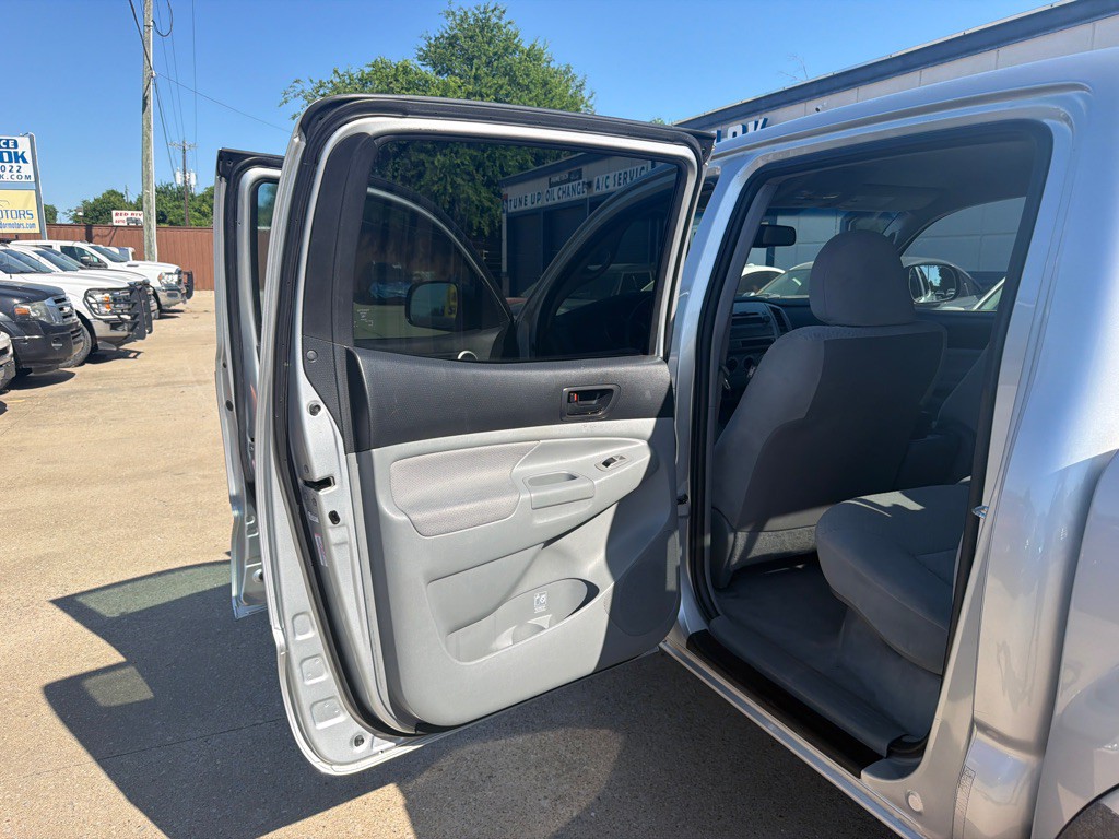 2011 Toyota Tacoma Image 12