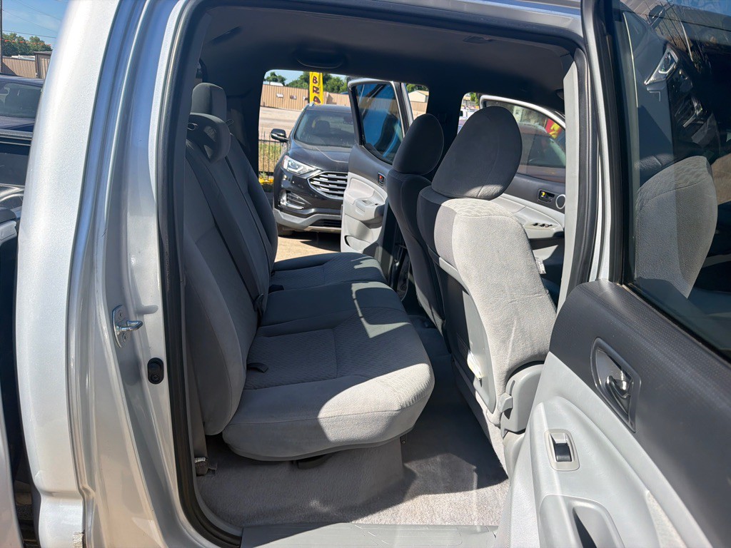 2011 Toyota Tacoma Image 13