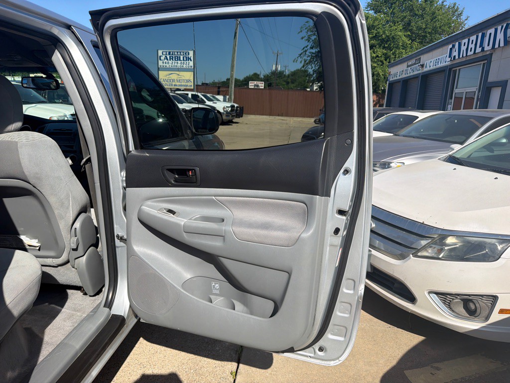 2011 Toyota Tacoma Image 14
