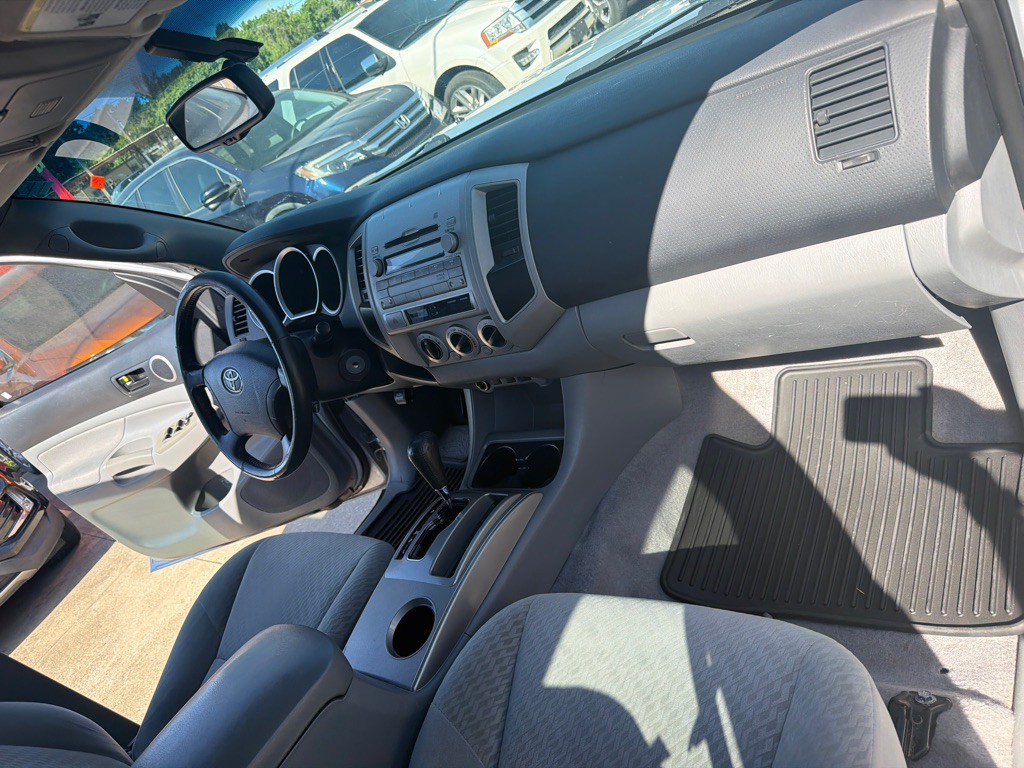 2011 Toyota Tacoma Image 16