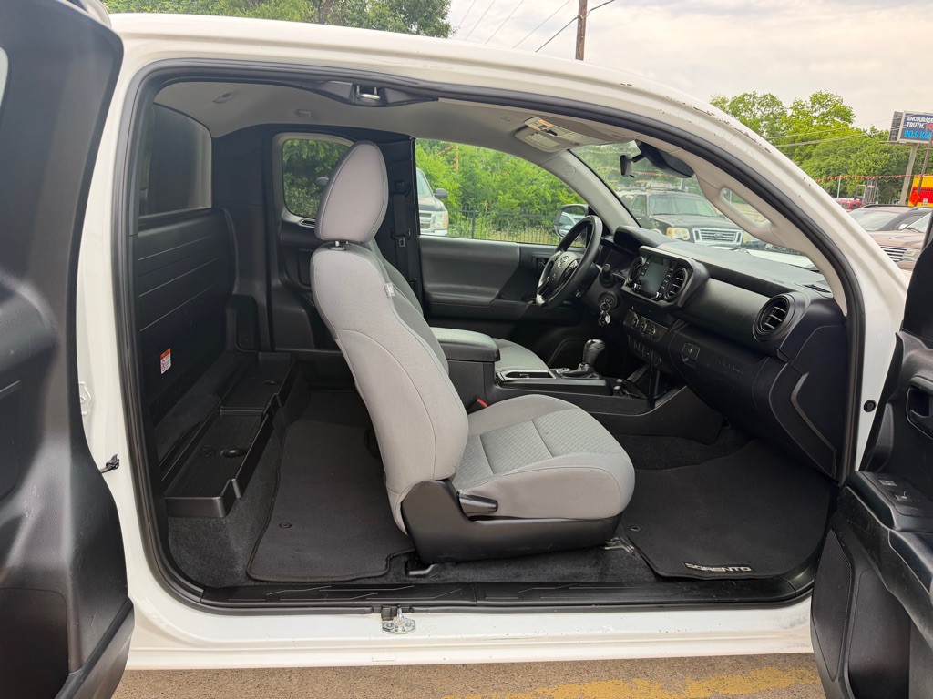 2021 Toyota Tacoma Image 17