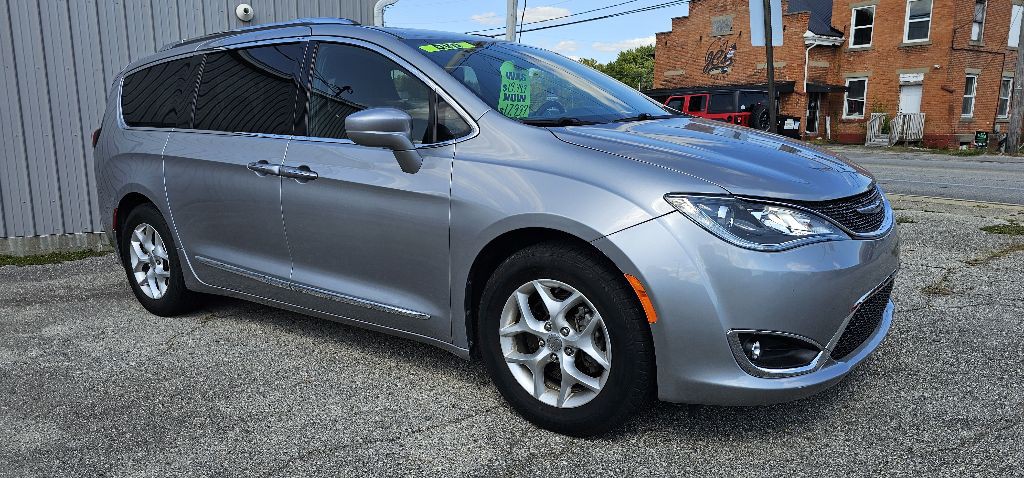 2020 Chrysler Pacifica Image 2