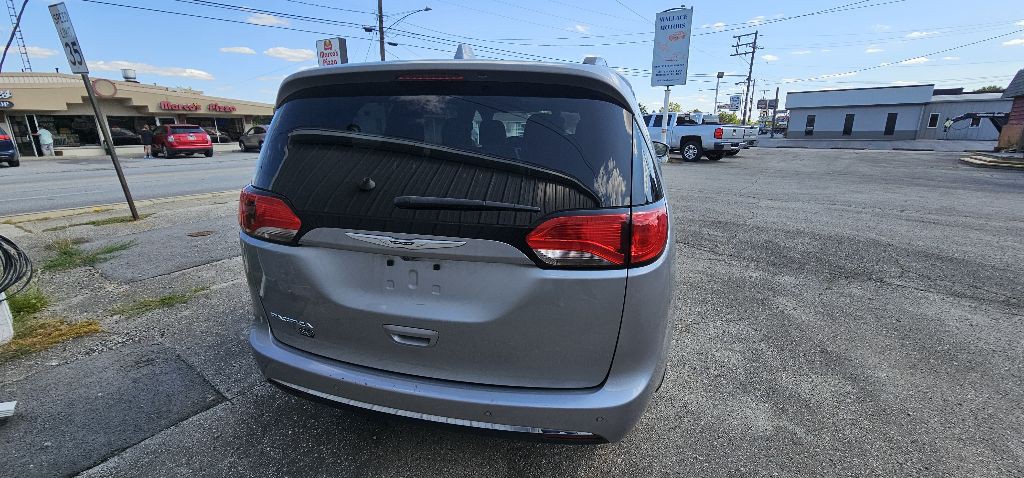 2020 Chrysler Pacifica Image 4